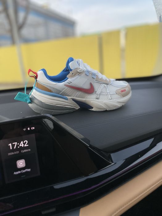 Кросовки NIKE новые