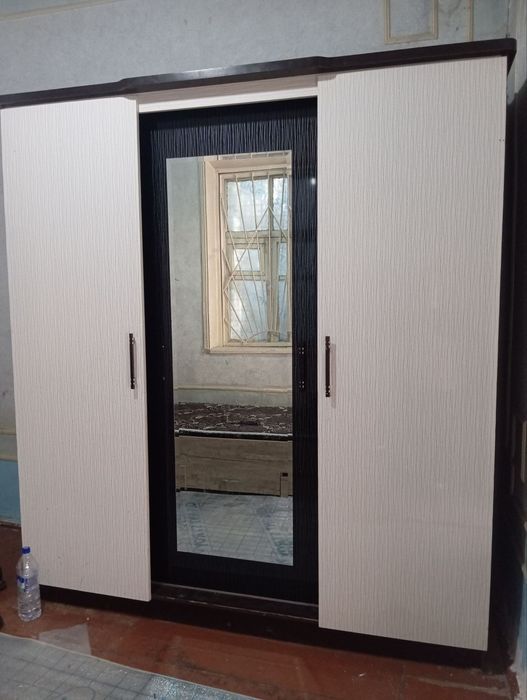 Спалный гарнитур шефонер диван очень хорошом состаяни