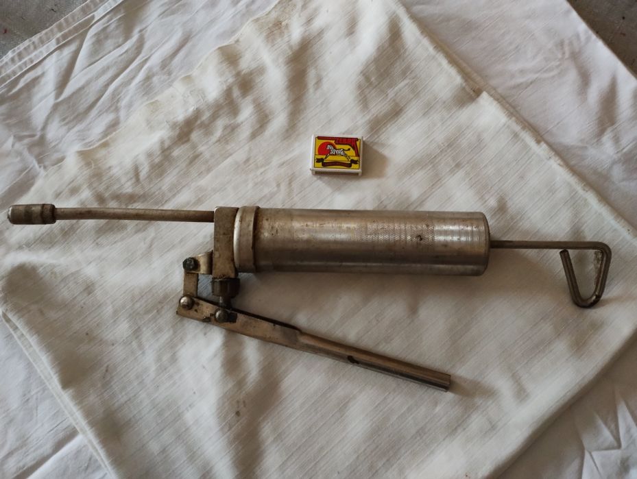 Такаламид Инструмент за гресиране