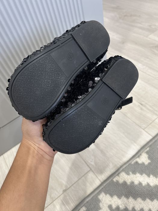 Продам обувь для девочки