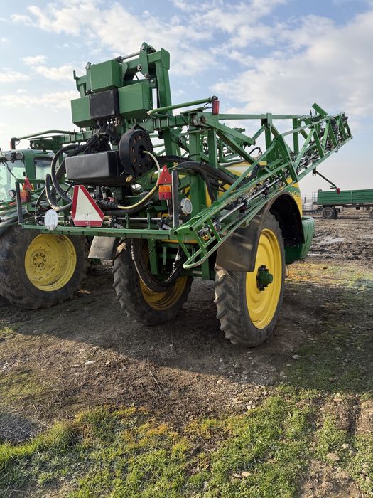 John deere M732i
