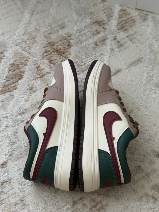 Кроссовки под nike
