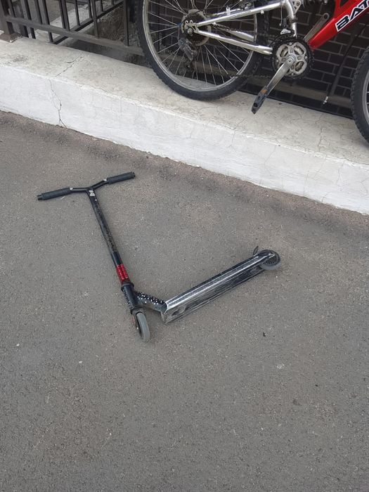 Самокат трюковой продам срочно
