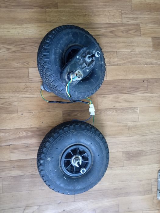 Продам:Колёса на детский транспорт с моторчиками