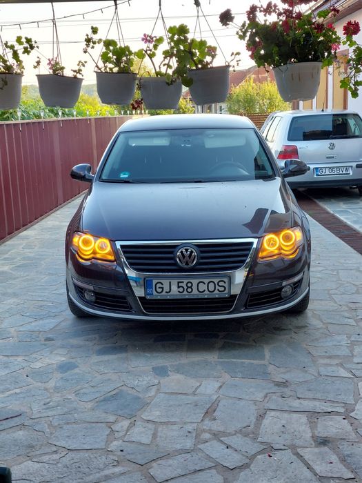 Vând faruri passat b6.