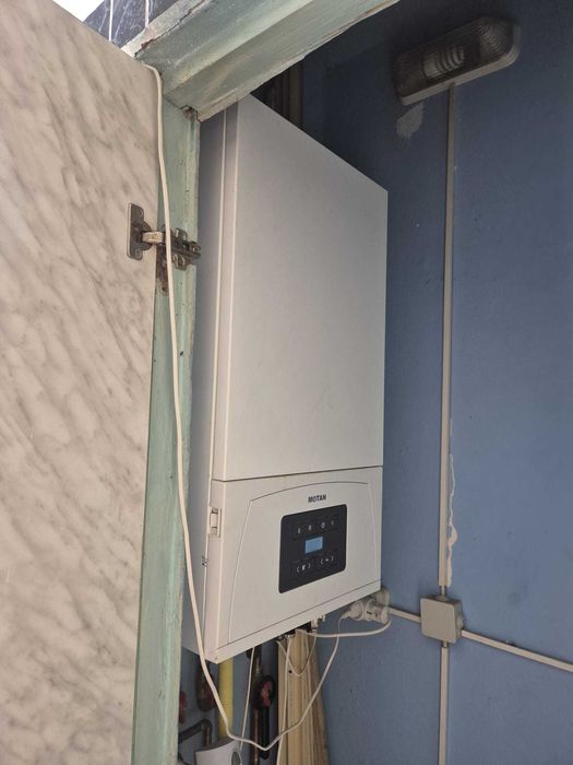 Apartament 60mp 2camere etaj 3/4 centrala proprie M. Bravu Teleajen