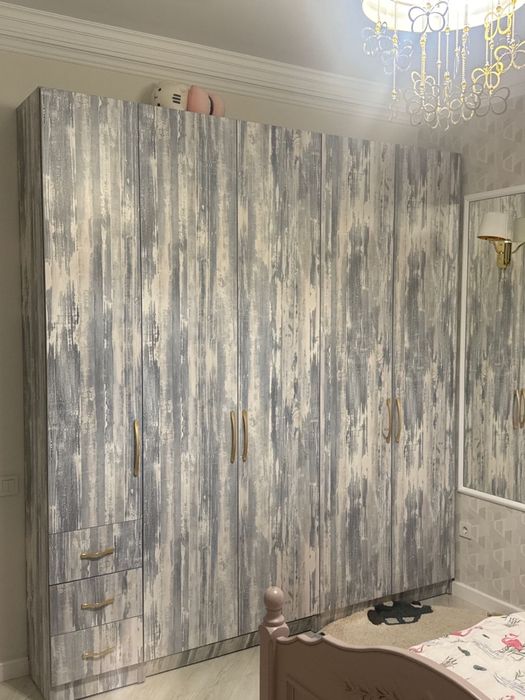 Кровать , шкаф, стол