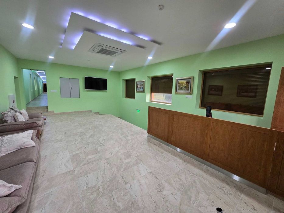 Продава се хотел