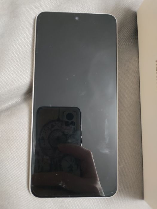 Продам телефон хуавей нова 13i