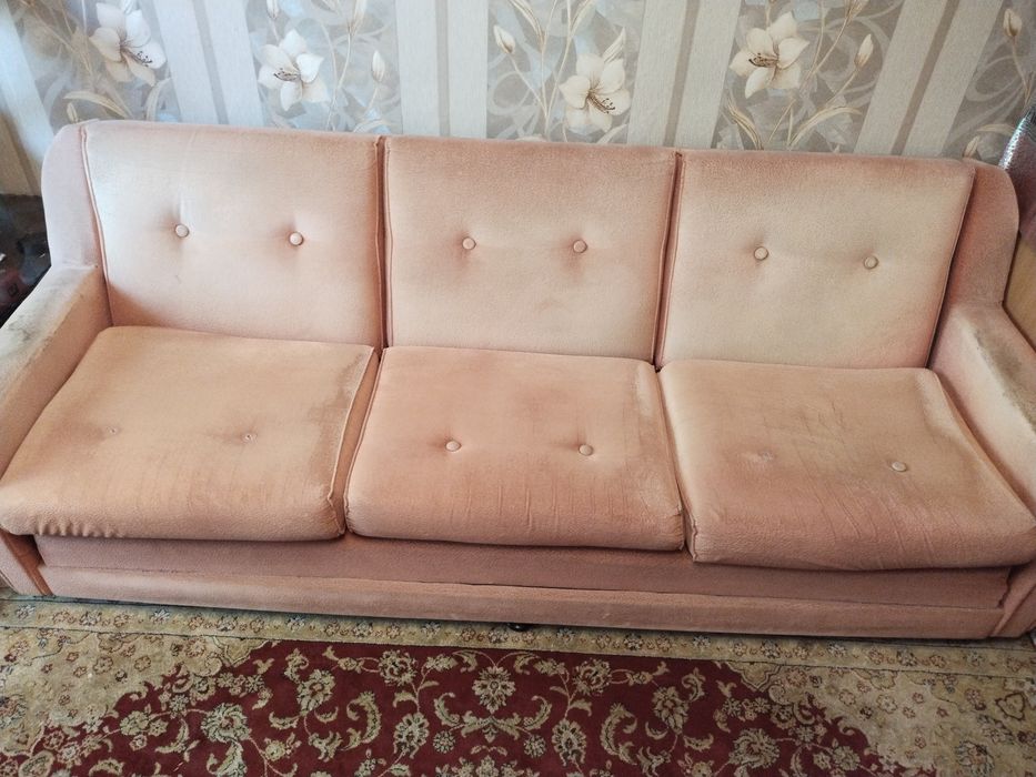 Диван б/у продам,  раскладной, в хорошем состоянии, 2 м