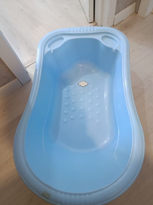 Продам ванночку для купания детей от 0