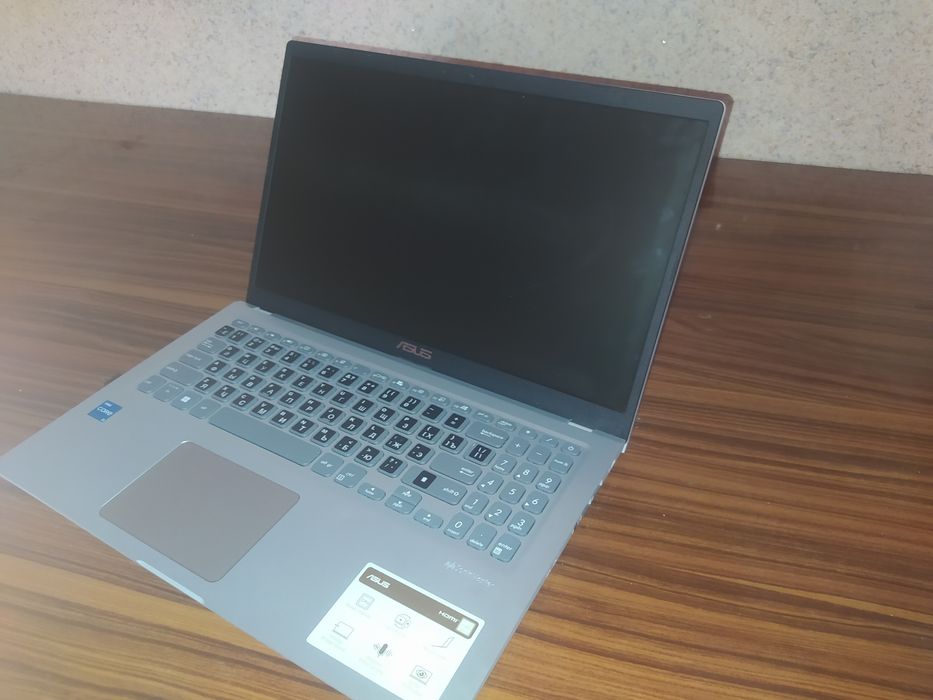 Kampiyiter ASUS CORe 3 256/4 yangi dakument karopka garantasi bor I