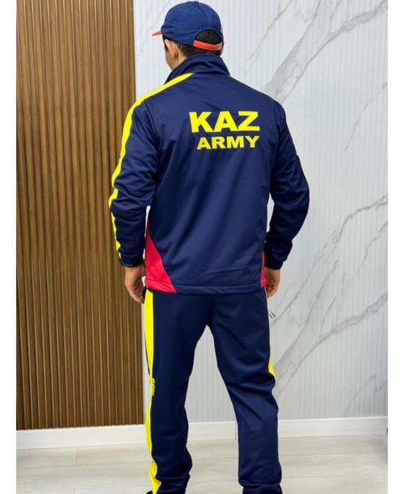 Спортивный костюм