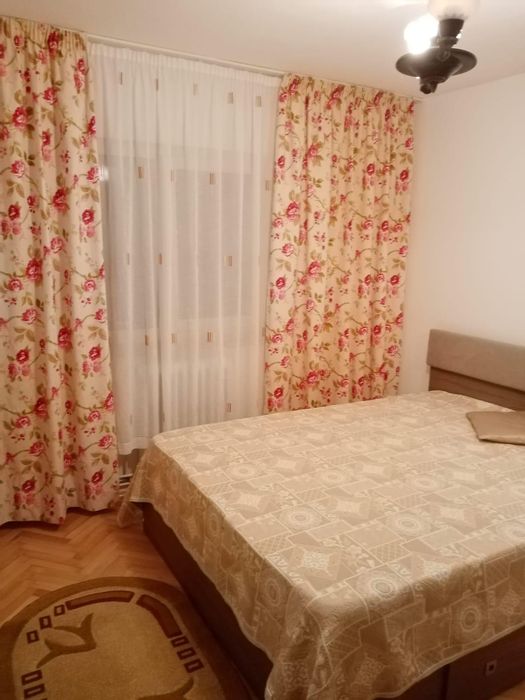 Inchiriez apartament 3 camere