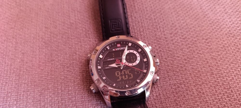 Часовник Naviforce