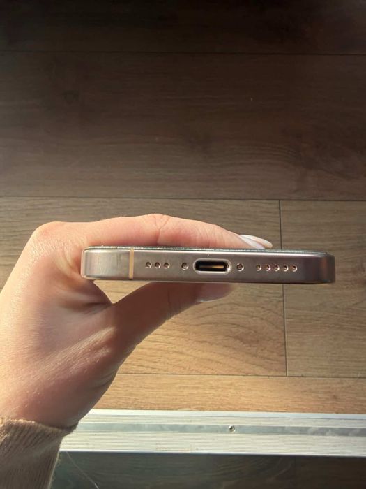 iPhone 16pro Desert Titanium 128GB