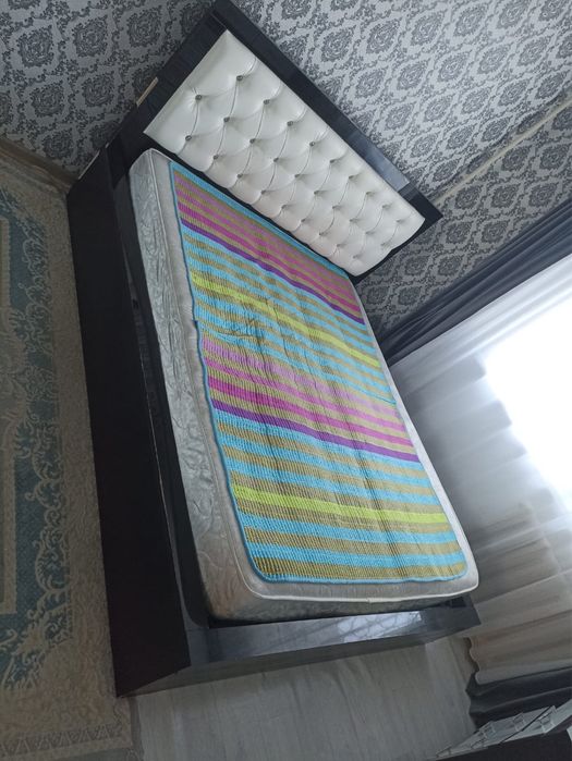 Продам спальный гарнитур