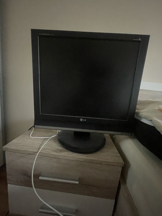 Монитор с тв тунер и дистанционно