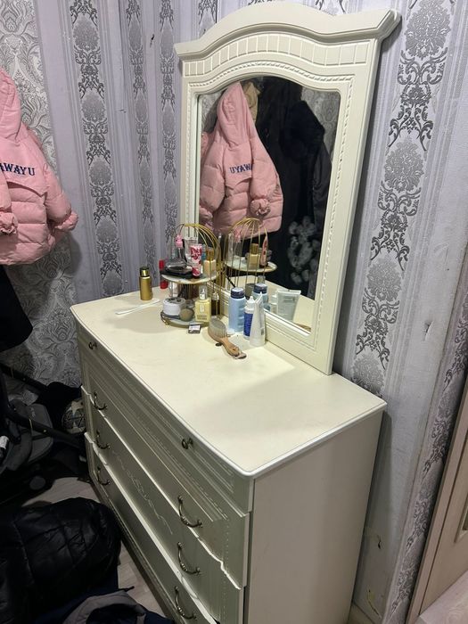 Продам спальный гарнитур