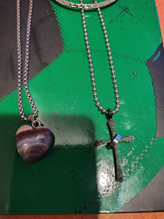 Bijuterii ieftine din oțel inoxidabil