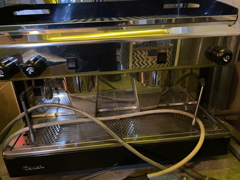 Продам кофемашину Astoris touch двугрупную