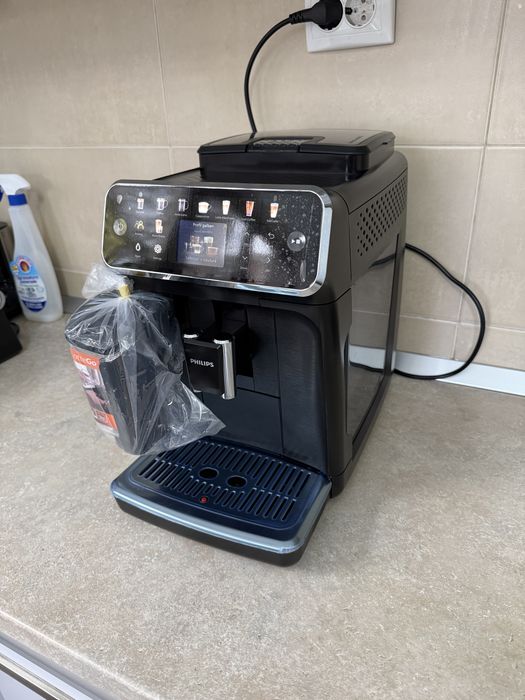 Espressoe expresor tonomat de cafea Philips EP 5500. Garantie 1 An