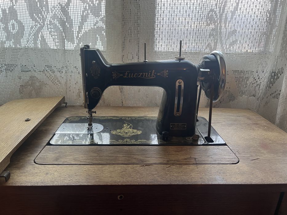 Крачна шевна машина