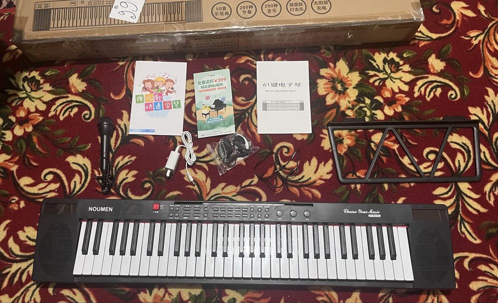 Новое пианино (синтезатор) 61 клавиша