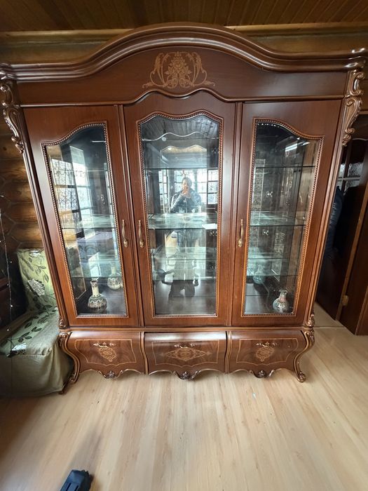 Шкаф для посуды,сервант ,б/у ,цена 100.000 тг