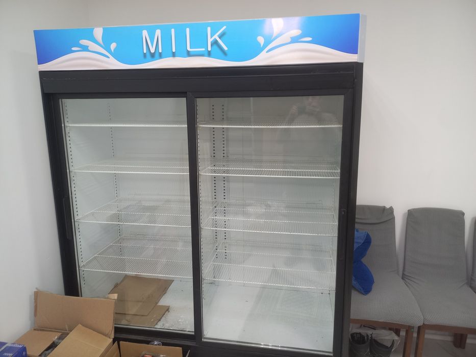 Холодильник витринный