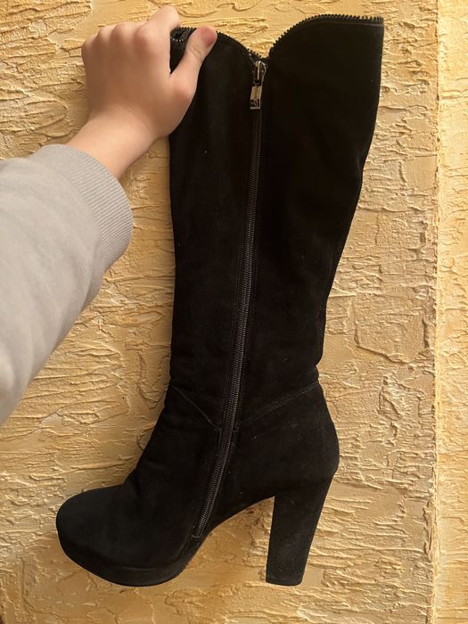 Женские сапоги замшевые в хорошем состоянии. Срочно!!!