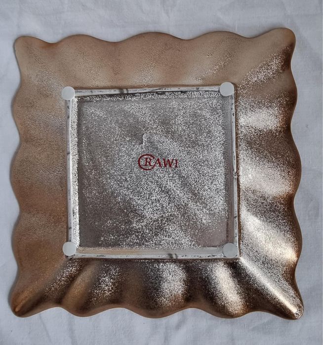 Decor masa auriu cu pietre