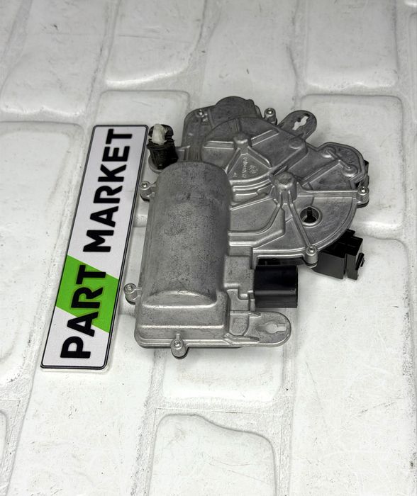 Моторче багажник AUDI VW 3G0827887C