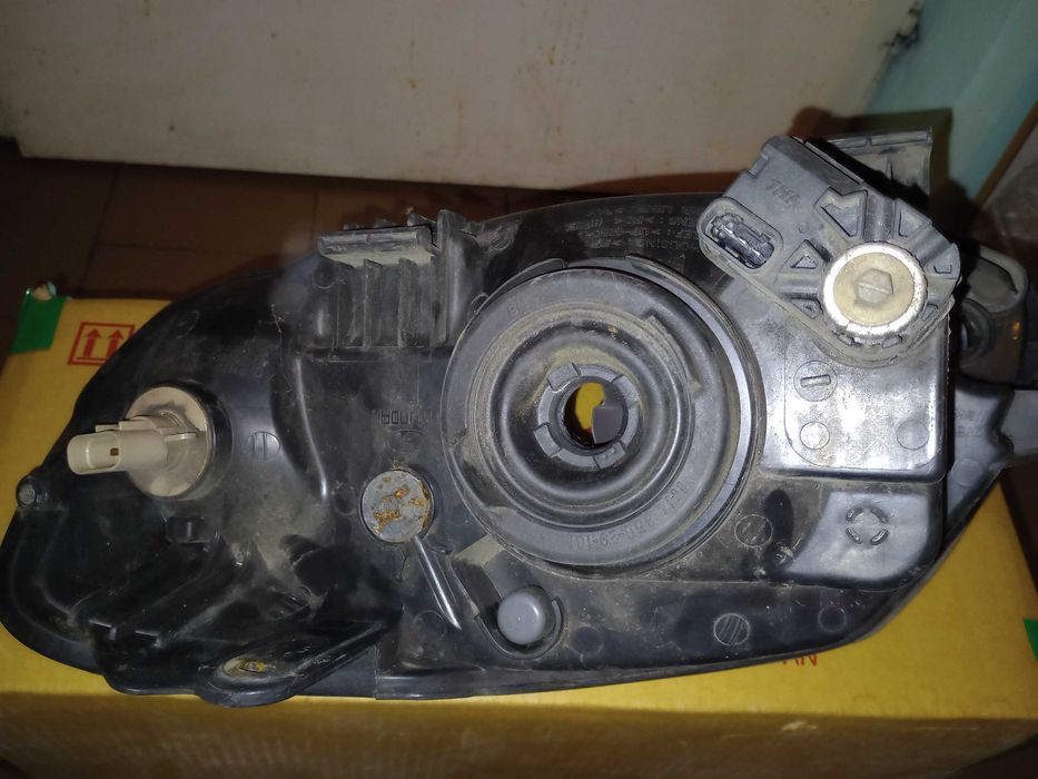 Продавам фарове Hyundai Accent 2006 г.