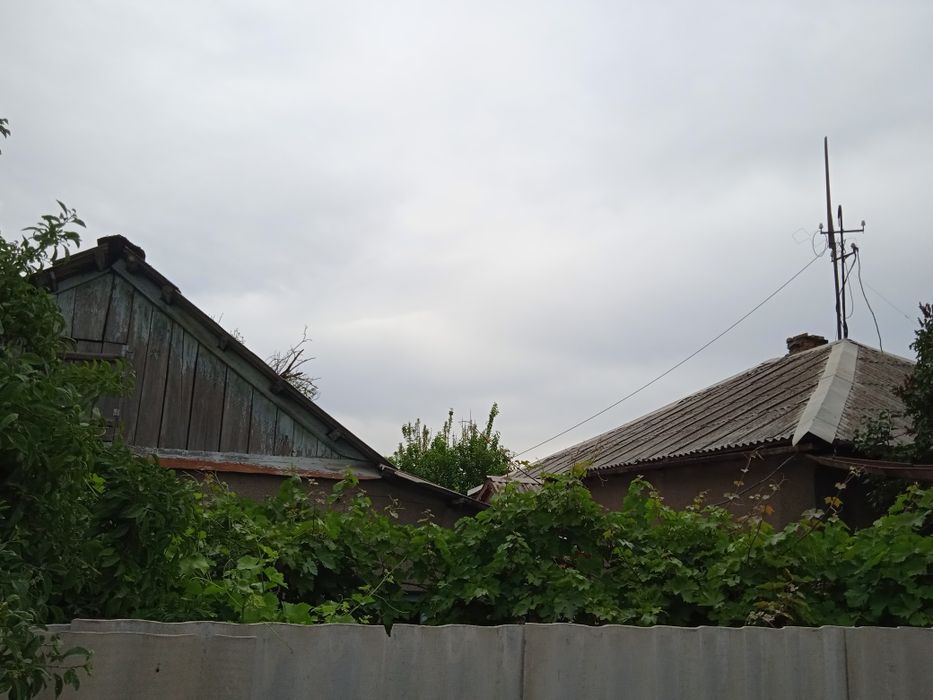 Продам дом с времянкой и участком