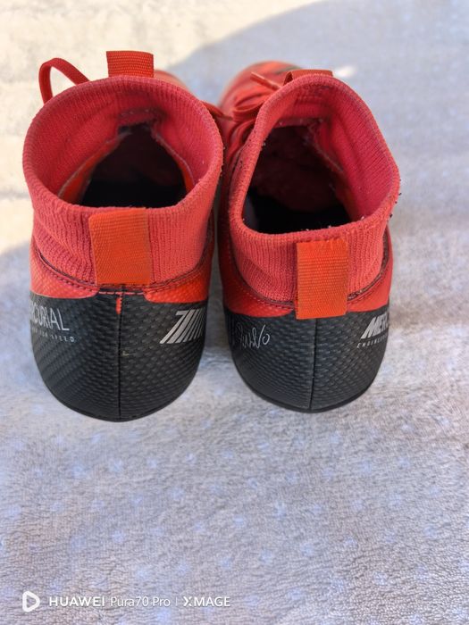 Детски бутонки nike 35 размер стелка 22см