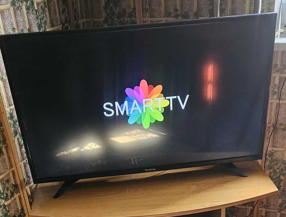 Продам Смарт тв 40дюймов