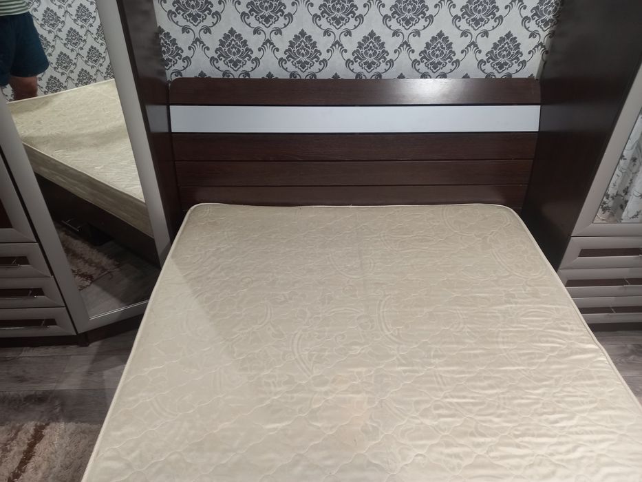 Продам 2-х спальную кровать