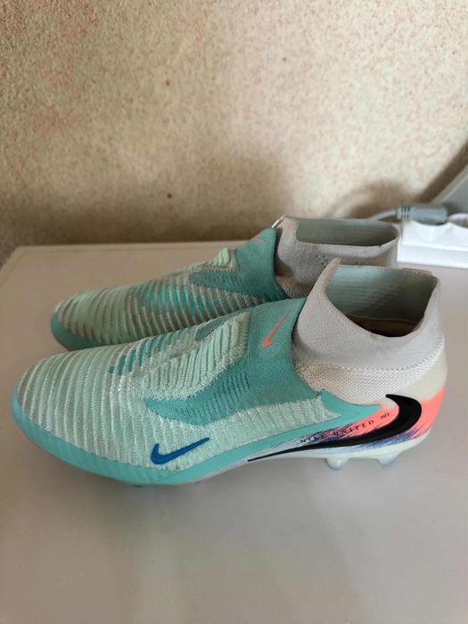 Бутонки NIKE UNITED 2025/2026