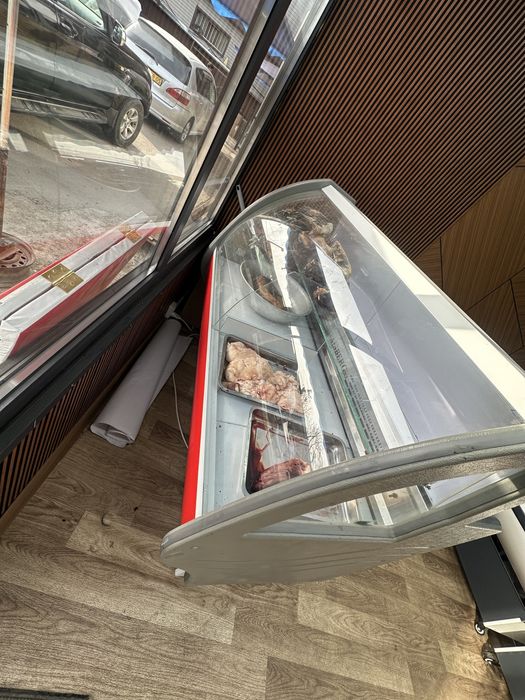 Холодильник витринный