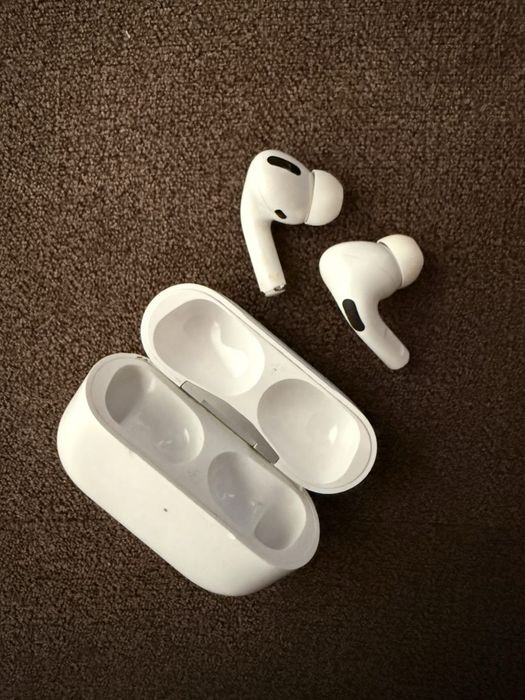 Apple Airpods Pro (1st Gen) с безжично MagSafe зареждане