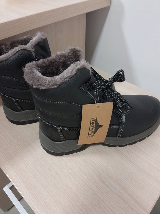 Продам зимние тёплые сапоги