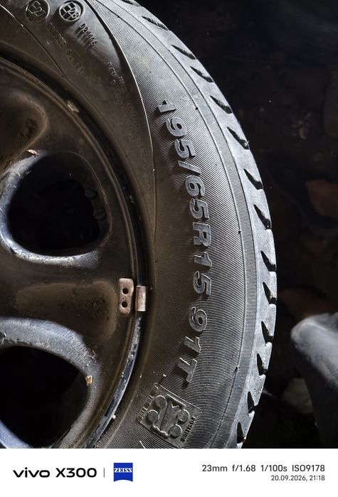 Продам 2 баллона R15 195/65
