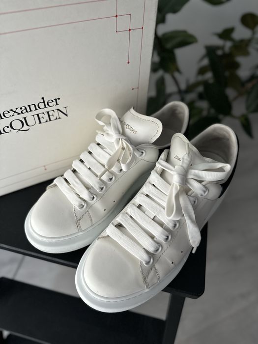 Adidasi originali Alexander Mcqueen alb negru