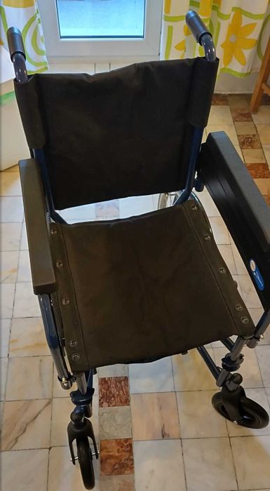 Scaun cu rotile Skinny, absolut nou, pentru persoane cu handicap