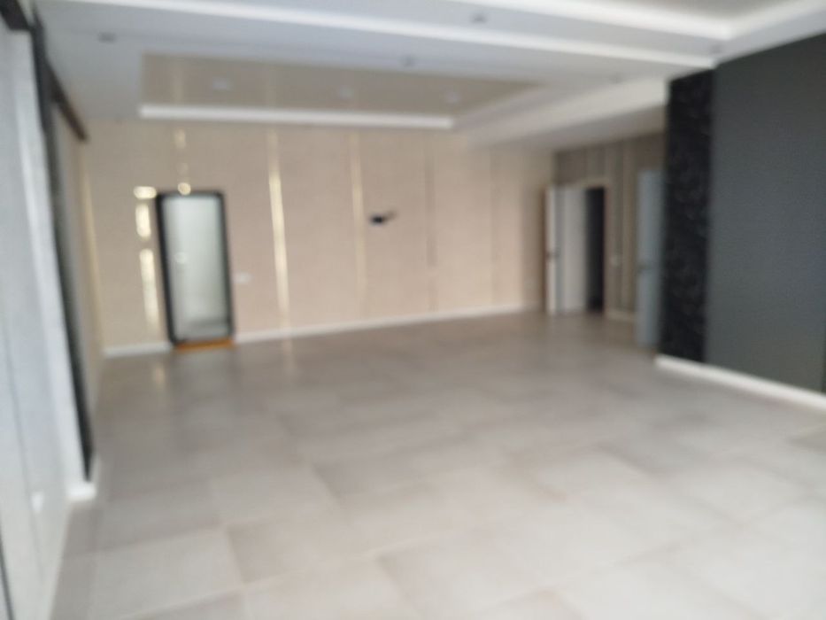 Сдаётся с ремонтом помещение под офис в бизнес центре. Яккасарай район