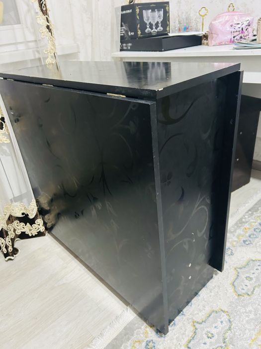 Стол книжка в отличном состояний