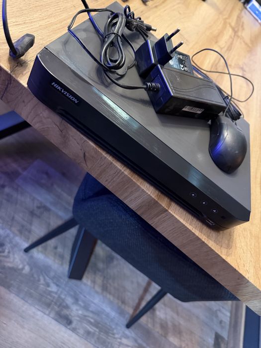 Продавам комплект видеонаблюдение HIKVISION / HiLook + DVR + 1TB HDD