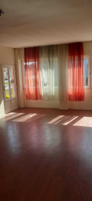 Vând casă cu teren pe str. Uzinei