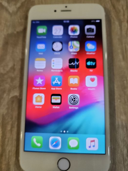 ПРОДАВАМ Айфон 6 S plus